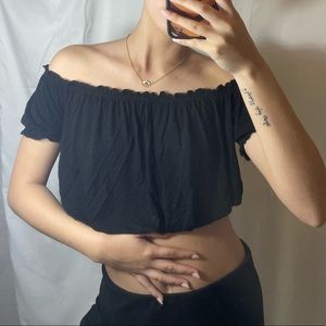 BLACK OFF THE SHOULDER CROP TOP